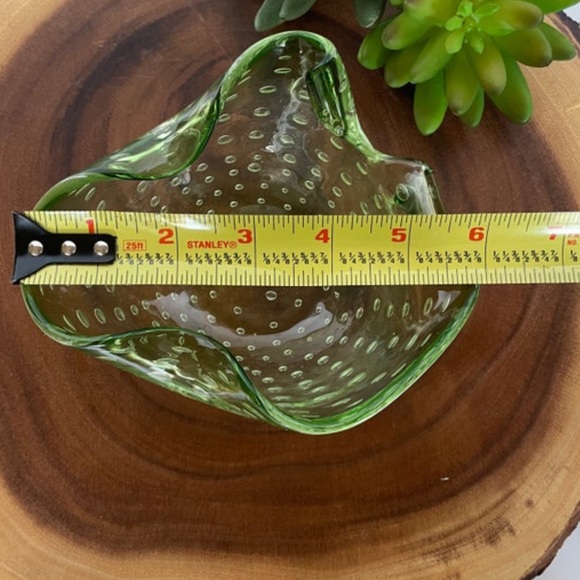 Vintage Handmade Hand Blown Controlled Bubble Folded Sides Green Dish - Picture 9 of 10